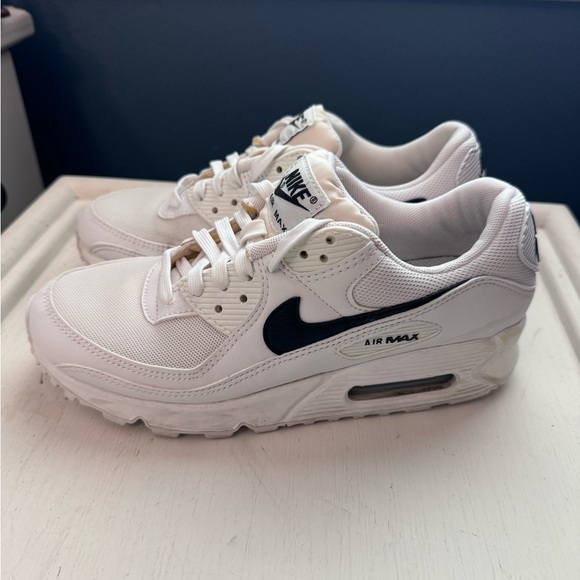 Nike Women Air Max 90 White and Black Sneakers - Picture 1 of 10